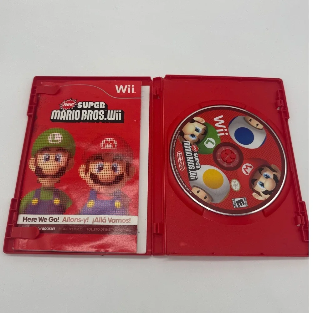 New Super Mario Bros. Wii Nintendo Wii Game Red Case CIB Complete Manual